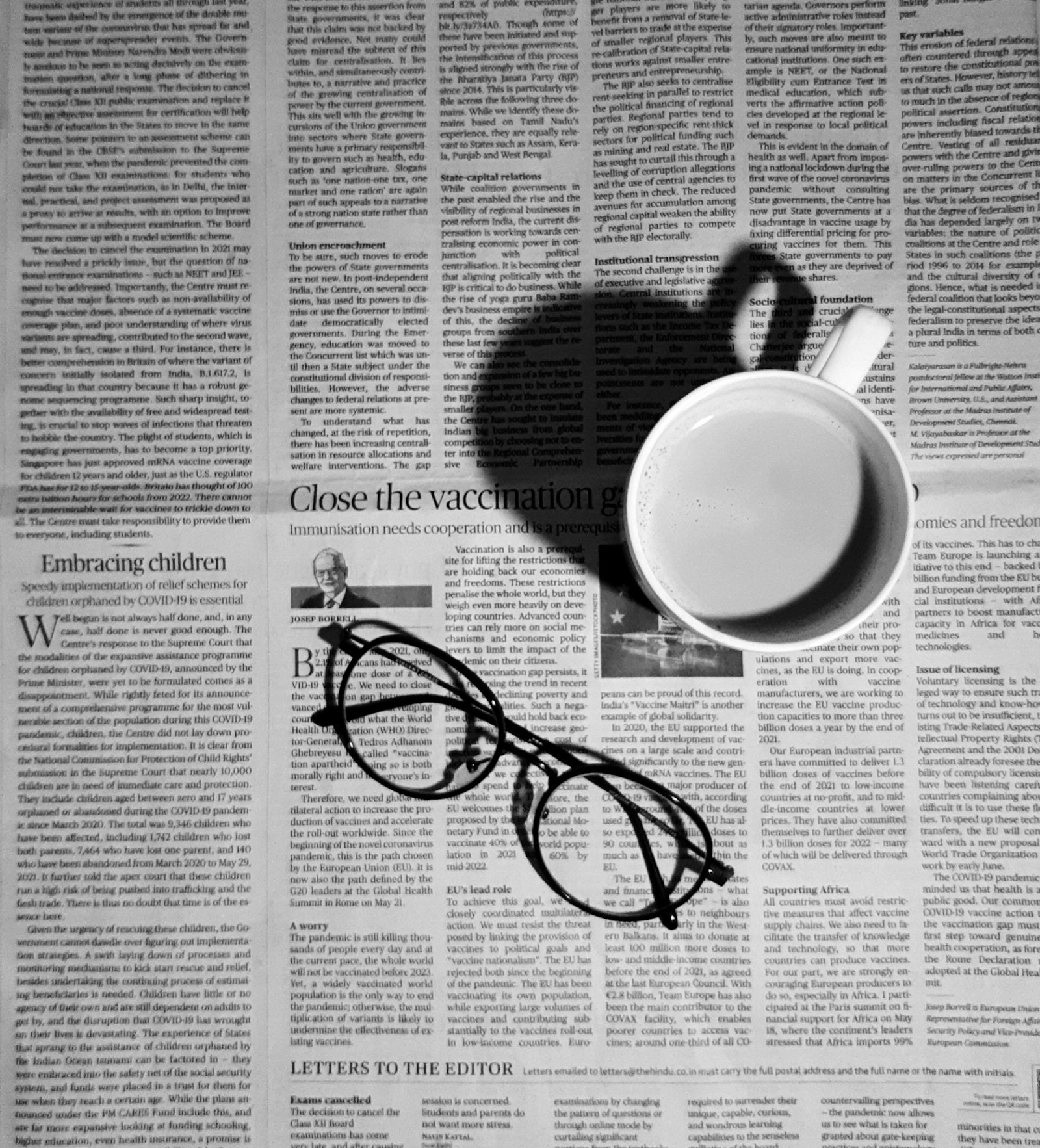 Publications Journal économique et lunettes