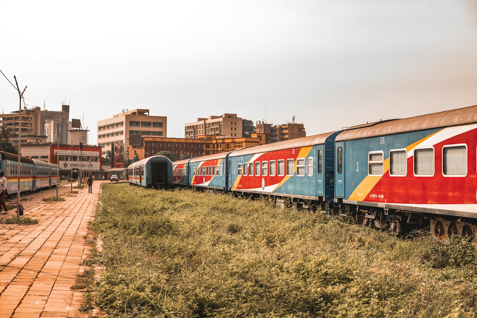 Accueil Train de voyageurs à Kinshasa